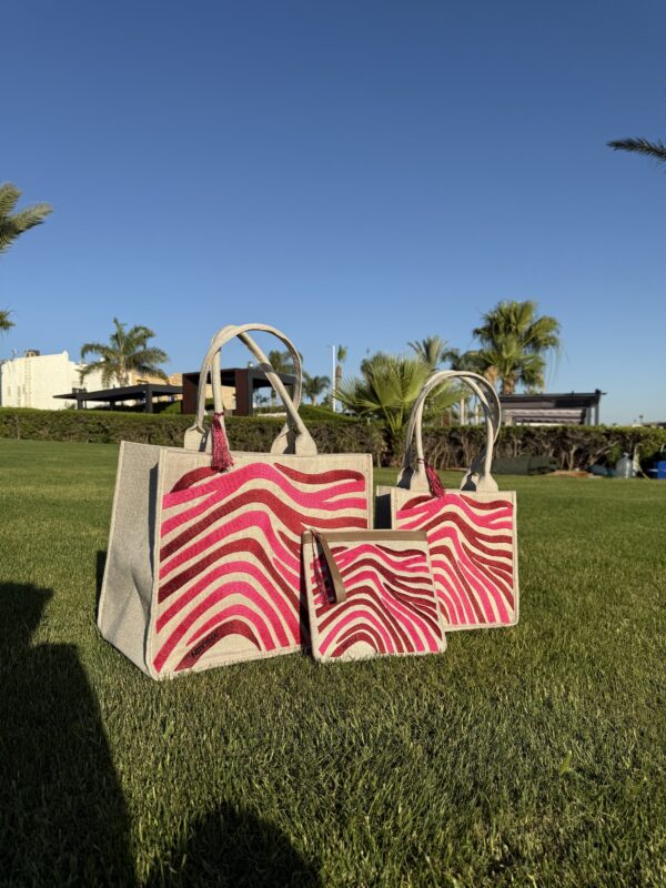 Blend of fuchsia and burguandy - Image 5